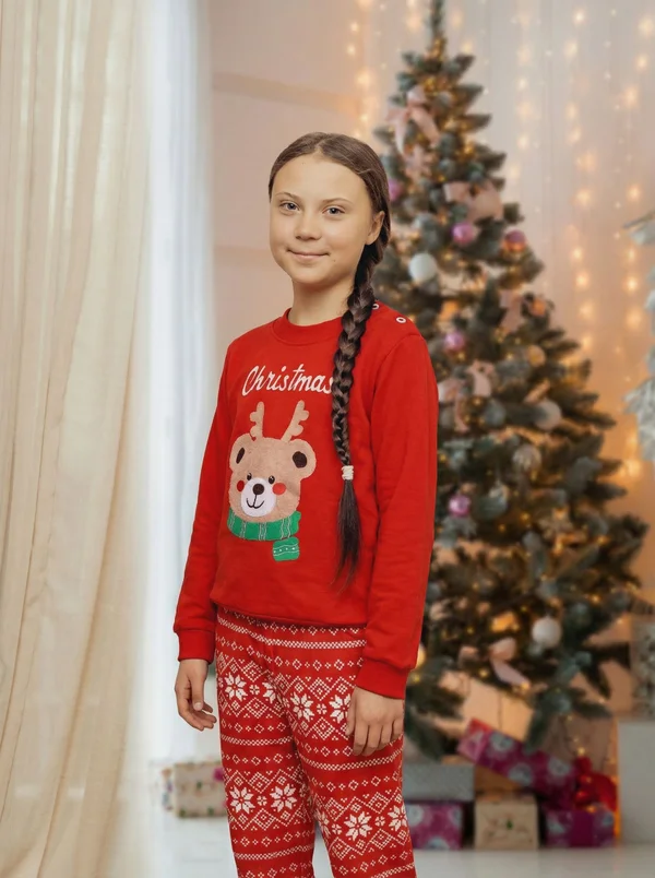 AI-генерация — девочка у ёлки